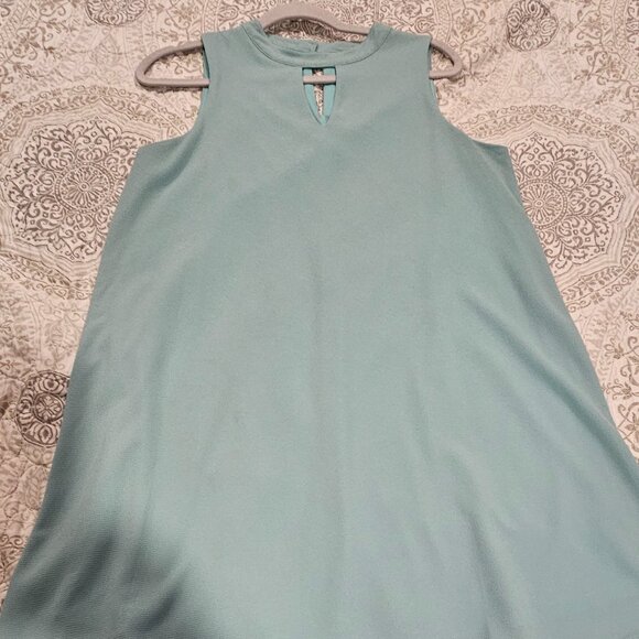 2 Medium Spring/Summer Knee Length Dresses - Picture 11 of 14
